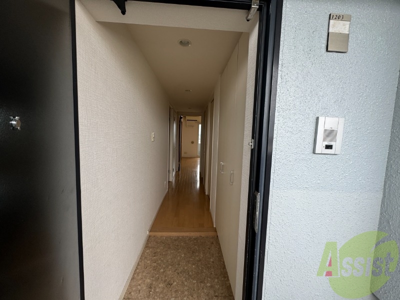 玄関　玄関から撮影してみました。部屋が見えないので安心ですね。