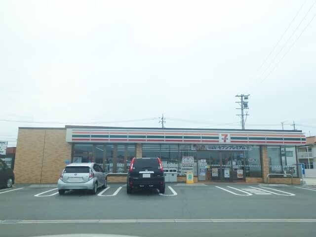 コンビニ　セブンイレブン松阪中道町店（コンビニ）まで891m