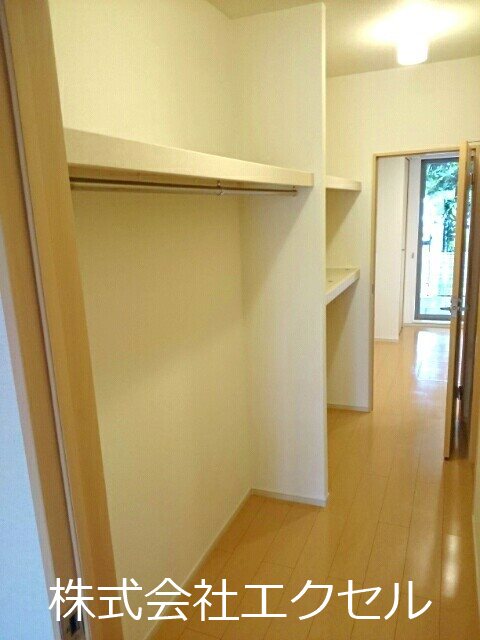 収納　ウォークスルークローゼットです。