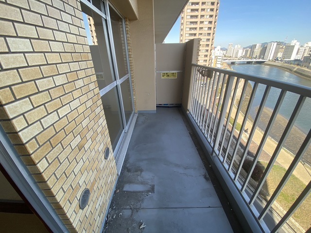 バルコニー　※別号室の写真です。