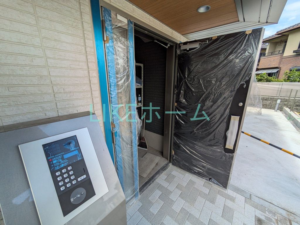 エントランス　バルコニー