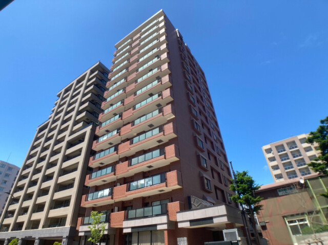 建物外観　札幌市中央区南１条西「サンタの館裏参道」
