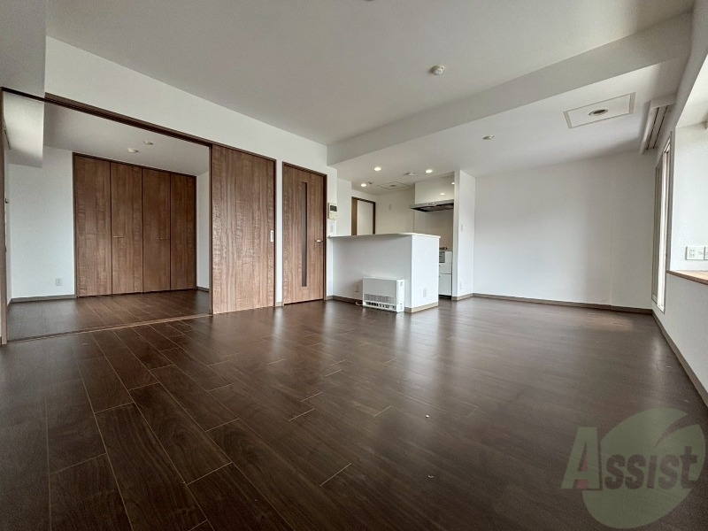 居室・リビング　広くてキレイなお部屋が広がっていて、充実した生活が送れそう。