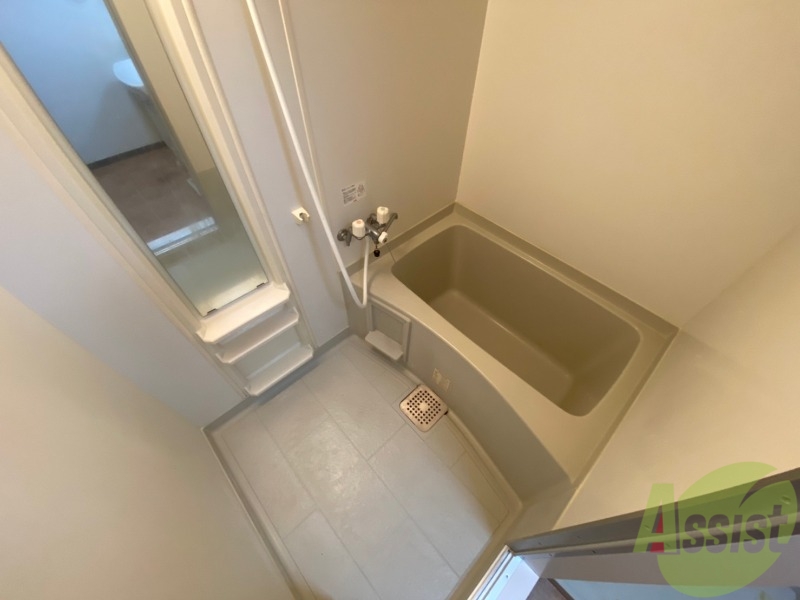 バス・シャワールーム　お風呂になります。一日の疲れを癒してくださいね。