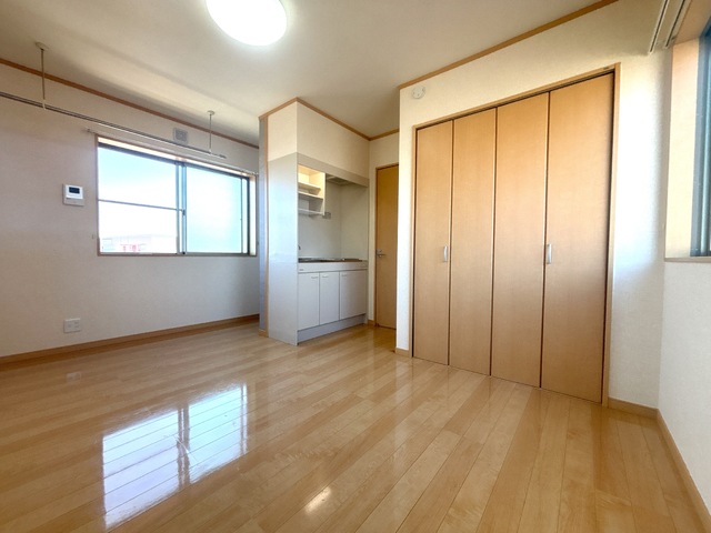 居室・リビング　７．８帖の洋室★