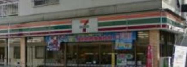 コンビニ　セブンイレブン（コンビニ）まで725m