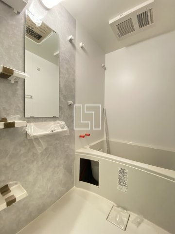 バス・シャワールーム　セレニテ難波グランデシュッド　浴室