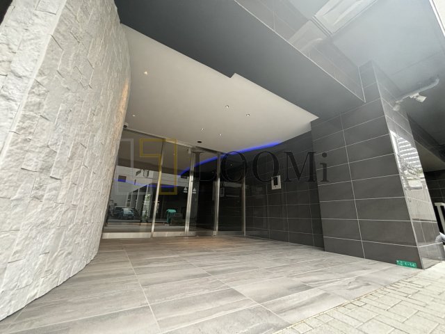 エントランス　セレニテ難波グランデシュッド　エントランス