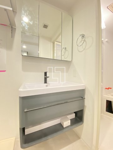 洗面設備　セレニテ難波グランデシュッド　独立洗面台