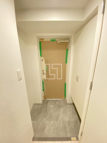 玄関　セレニテ難波グランデシュッド　玄関