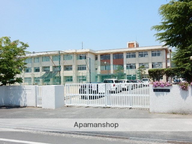 中学校　吉備中学校（中学校）まで1300m