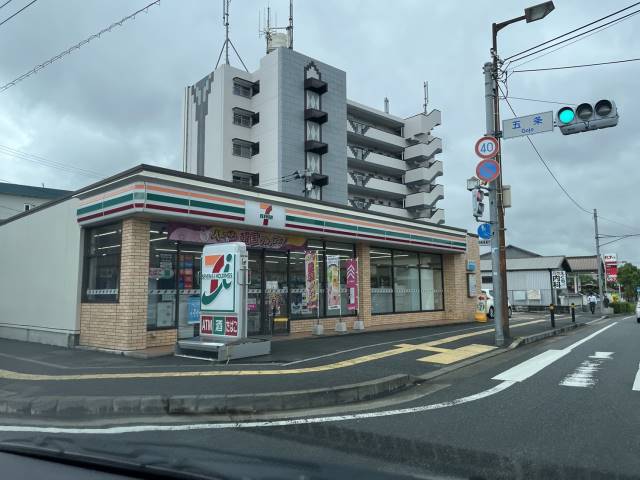 コンビニ　セブン－イレブン太宰府店（コンビニ）まで495m