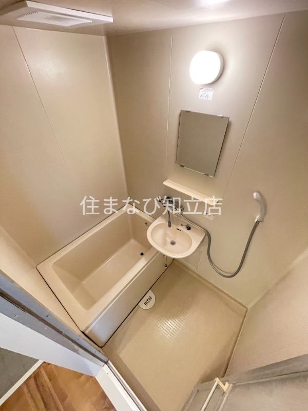 バス・シャワールーム　清掃前　同型別部屋写真