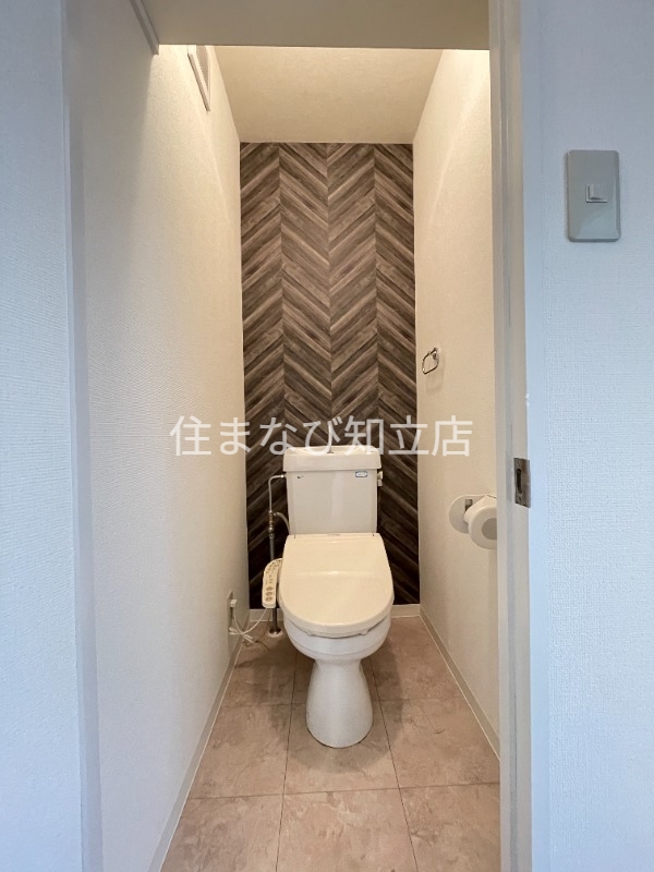 トイレ　清掃前　同型別部屋写真