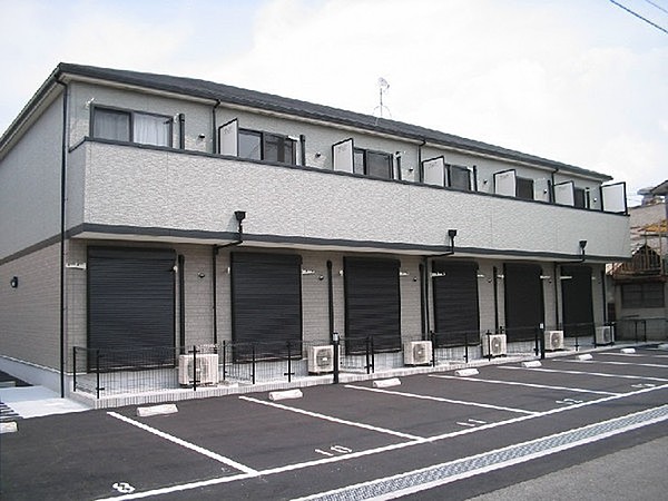 駐車場　駐車場に車を止められます