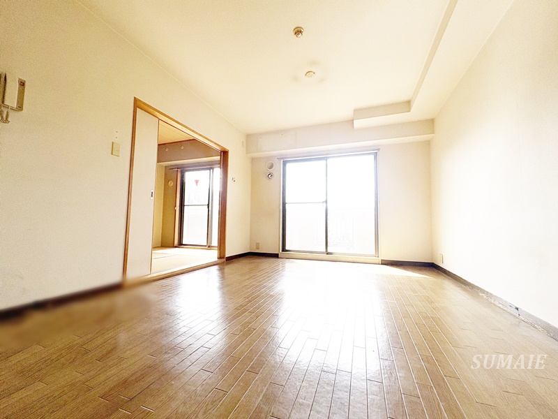 居室・リビング　ダイニングキッチンです☆