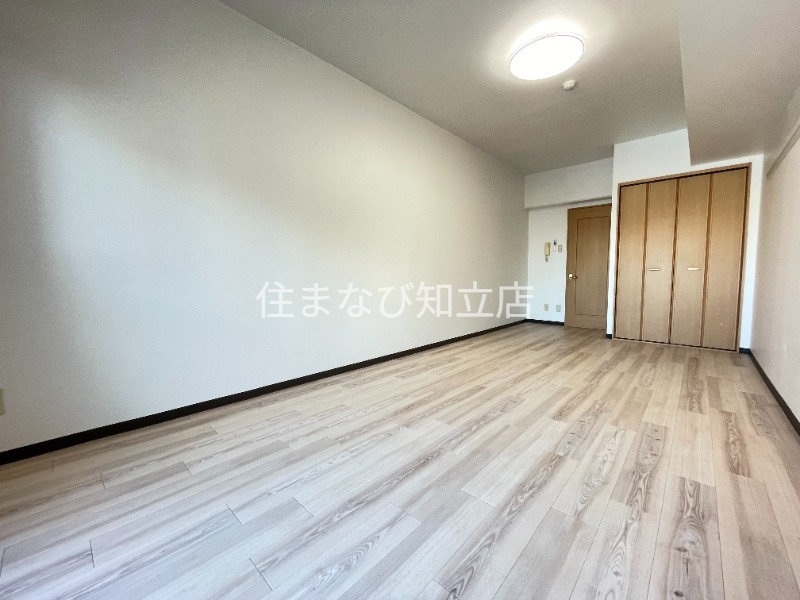 居室・リビング　同型別部屋写真・反転タイプ