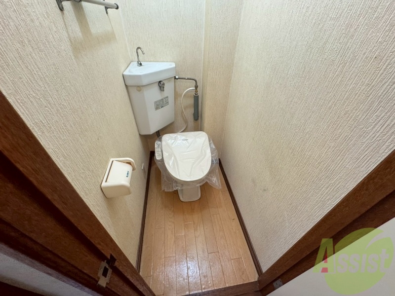 トイレ　こちらはトイレです。清潔感があり、安心して使用できます。