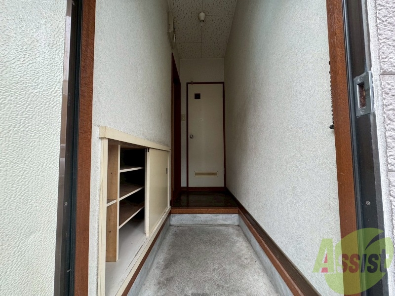 玄関　玄関の様子です。明るい印象ですね。気分もあがりそう。