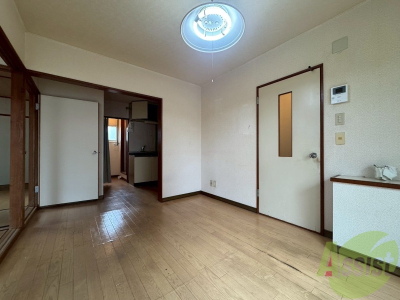 居室・リビング　広くてキレイなお部屋が広がっていて、充実した生活が送れそう。