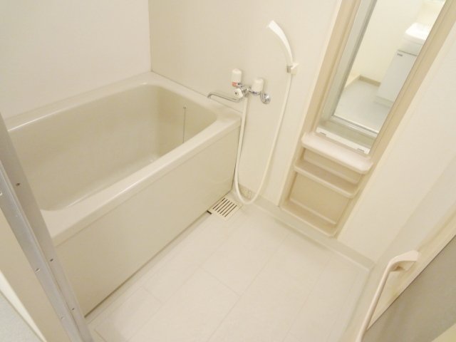 バス・シャワールーム　同物件別号室の写真です。