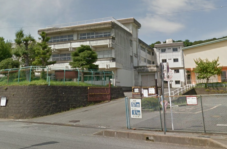 小学校　塙山小学校（小学校）まで387m