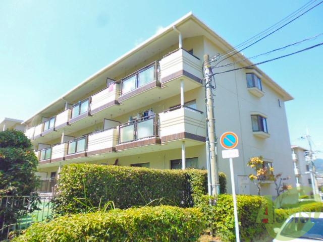 建物外観　箕面市小野原東「フォルク北千里Ｌ棟」