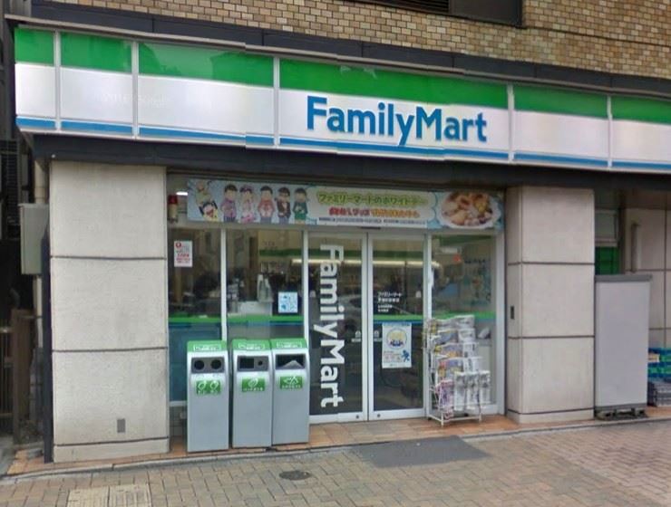 コンビニ　ファミリーマート小伝馬町駅前店（コンビニ）まで41m