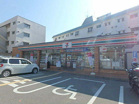コンビニ　セブンイレブン池田旭丘１丁目店（コンビニ）まで857m