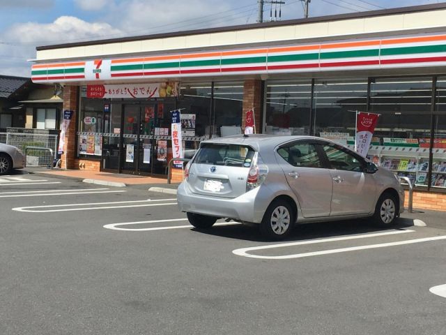 コンビニ　セブンイレブン北真岡店（コンビニ）まで833m