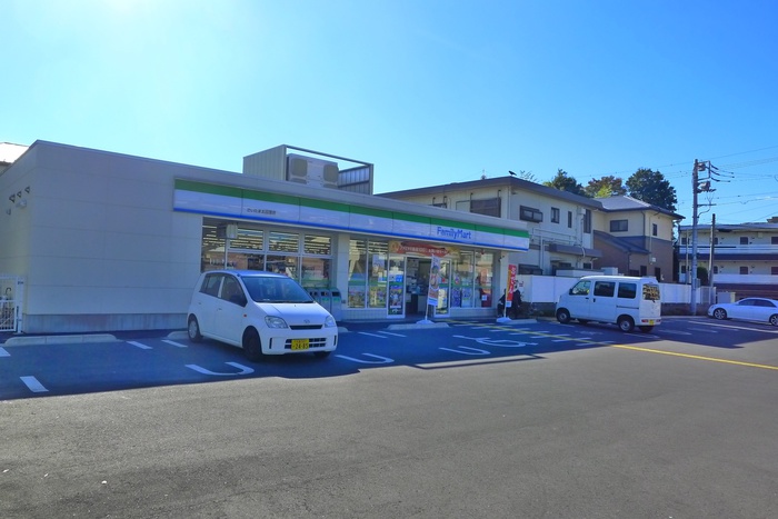 コンビニ　ファミリーマート　さいたま中尾店（コンビニ）まで650m