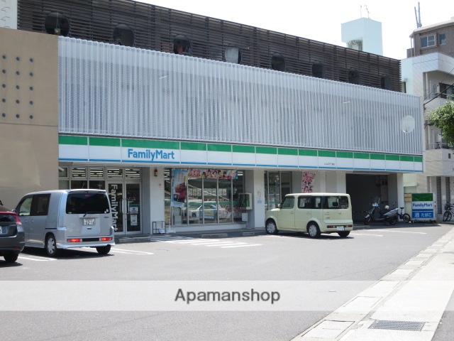 コンビニ　ファミリーマート　にしだ三丁目店（コンビニ）まで217m