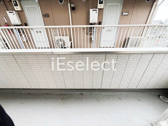 バルコニー　洗濯物もたくさん干せますね。