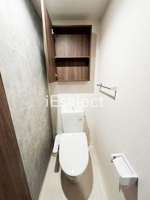 トイレ　温水洗浄便座付きのトイレ