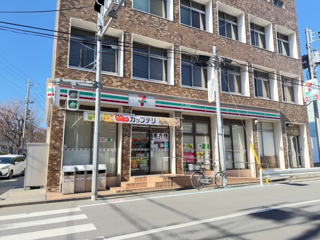 コンビニ　セブンイレブン　足立4丁目店（コンビニ）まで490m