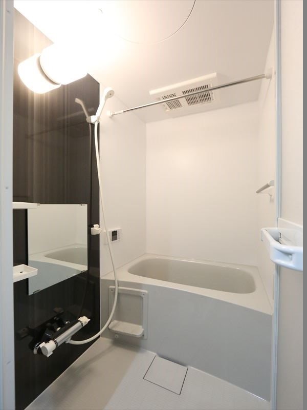 バス・シャワールーム　追い焚き・オートバス機能付お風呂