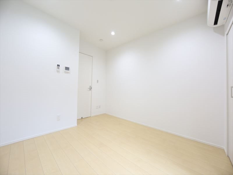 居室・リビング　洋室6.3帖　クローゼット　エアコン付