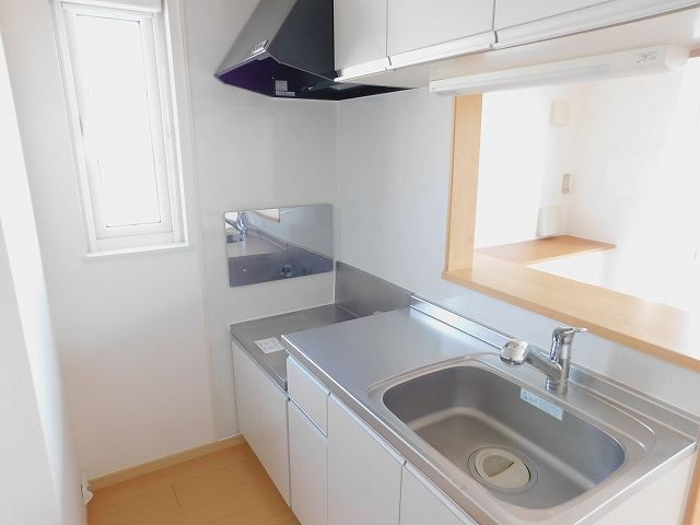 キッチン　※別号室の写真となります。