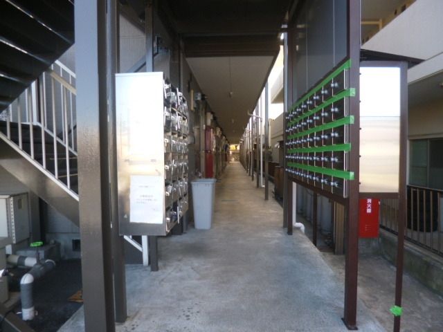 エントランス　★１階に集合ポストもございます★