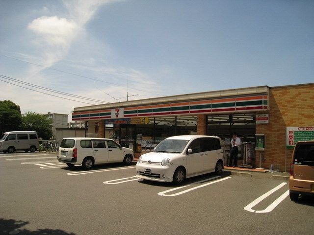 コンビニ　セブンイレブン（コンビニ）まで511m