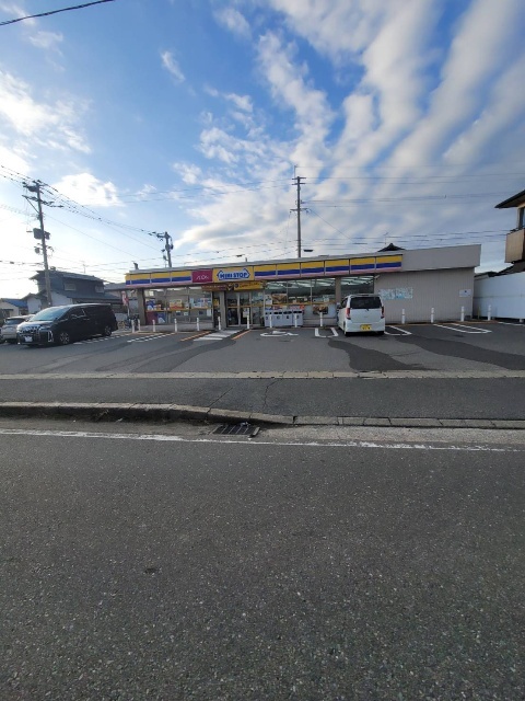 コンビニ　ミニストップ福岡馬出４丁目店（コンビニ）まで202m