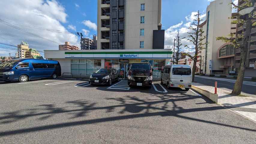 コンビニ　ファミリーマート小倉砂津店（コンビニ）まで513m