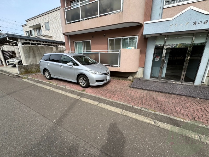 駐車場　駐車場