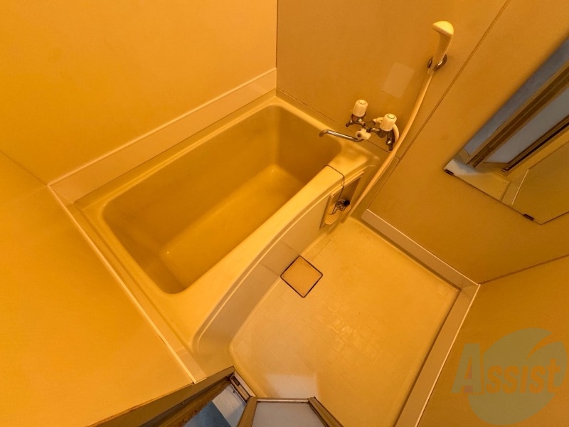 バス・シャワールーム　お風呂になります。一日の疲れを癒してくださいね。