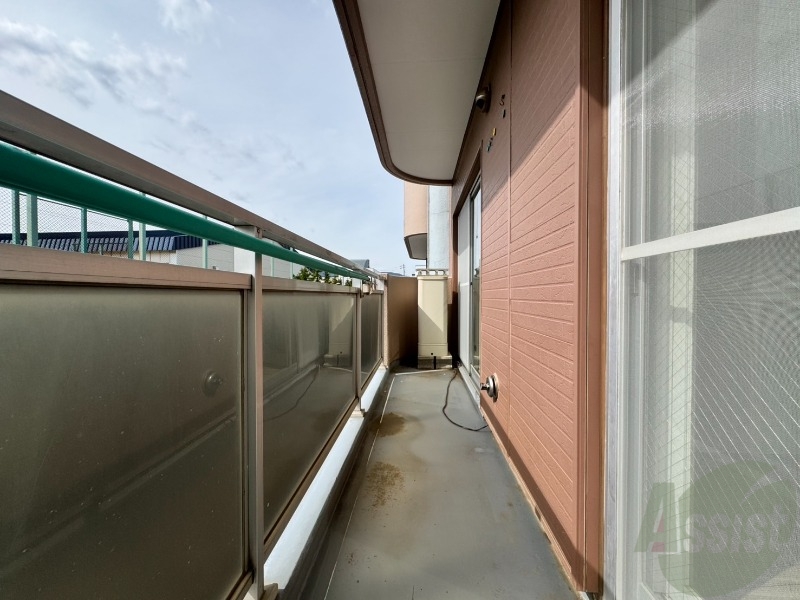 バルコニー　バルコニーです。洗濯物を干したり一息ついたりできますね！