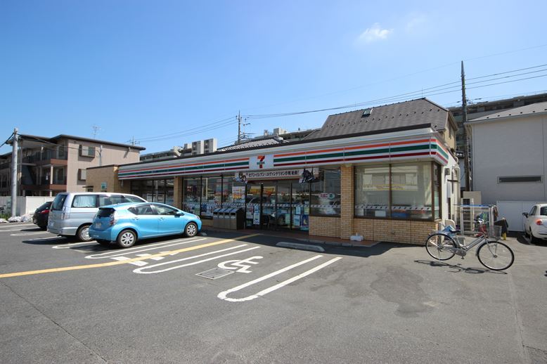 コンビニ　セブンイレブン（コンビニ）まで375m