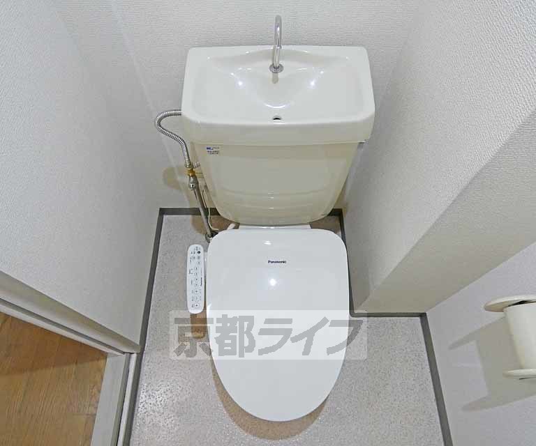 トイレ　ウォシュレット付きトイレです。