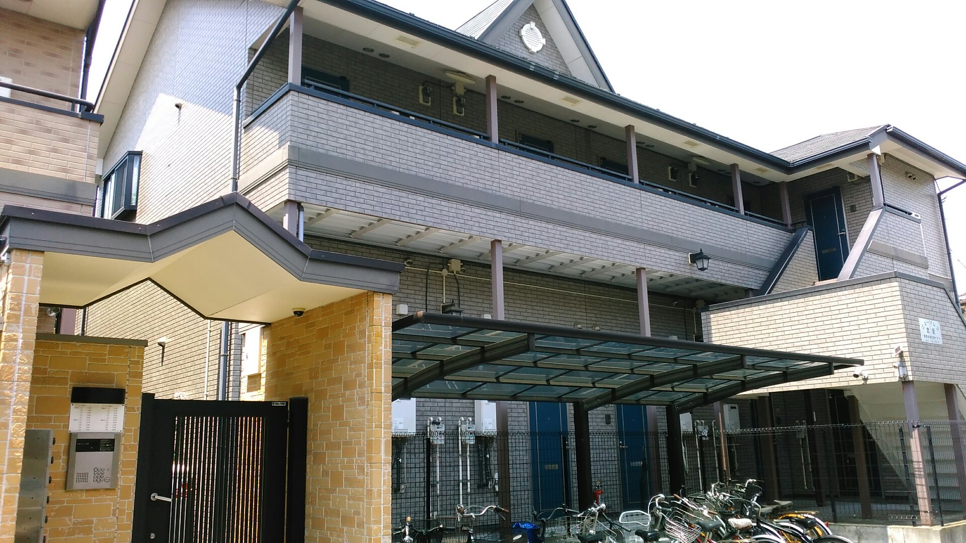 建物外観　オートロック学生専用物件