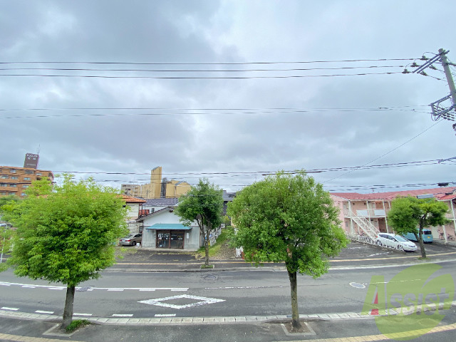 眺望　天気のいい日はベランダからの眺めが良さそうですね。