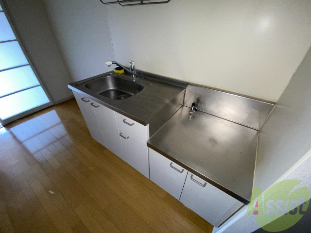 キッチン　綺麗なキッチンで料理好きの方も嬉しいですね。